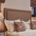 Nefeles Luxury Residences & Lounge