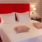Hotel Nefeles Luxury Residences & Lounge 3*