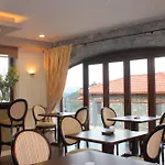 Nefeles Luxury Residences & Lounge Hotel 3*