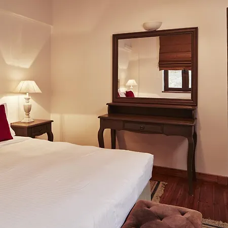 Hotell Nefeles Luxury Residences & Lounge Kardharás