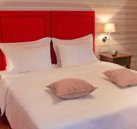 Hotell Nefeles Luxury Residences & Lounge 3*