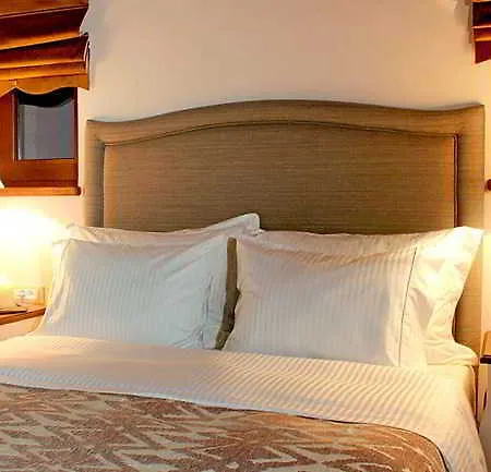 Nefeles Luxury Residences & Lounge 3* Kardharás
