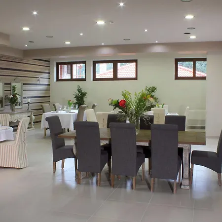 Hotell Nefeles Luxury Residences & Lounge Kardharás
