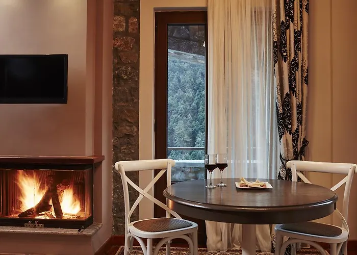 Hotel Nefeles Luxury Residences & Lounge Kardharás