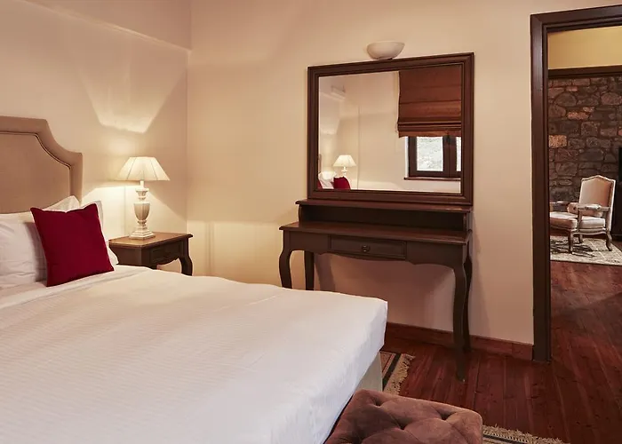 Hotel Nefeles Luxury Residences & Lounge Kardharás