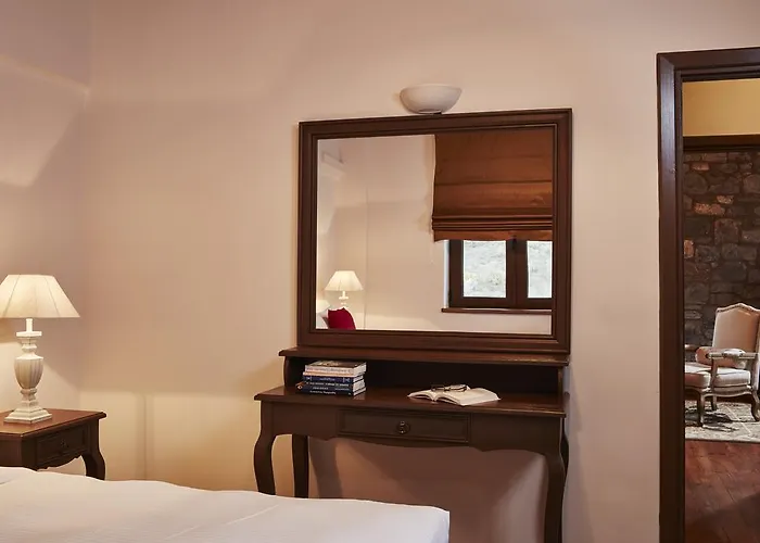 Nefeles Luxury Residences & Lounge Hotel Kardharás