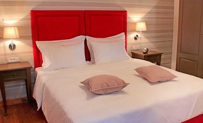 Hotel Nefeles Luxury Residences & Lounge 3*