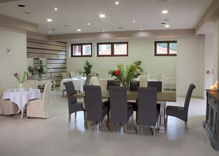 Hotel Nefeles Luxury Residences & Lounge Kardharás